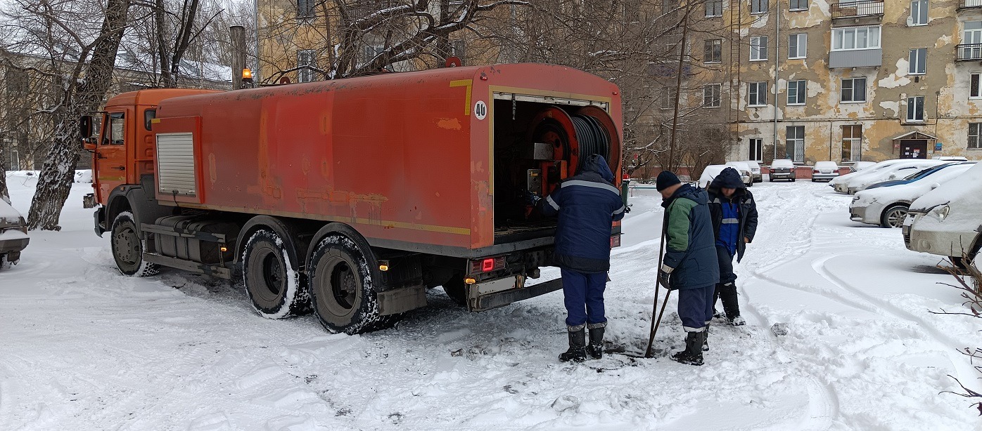 Прочистка канализации от засоров гидропромывочной машиной и специальным оборудованием в Архангельской области