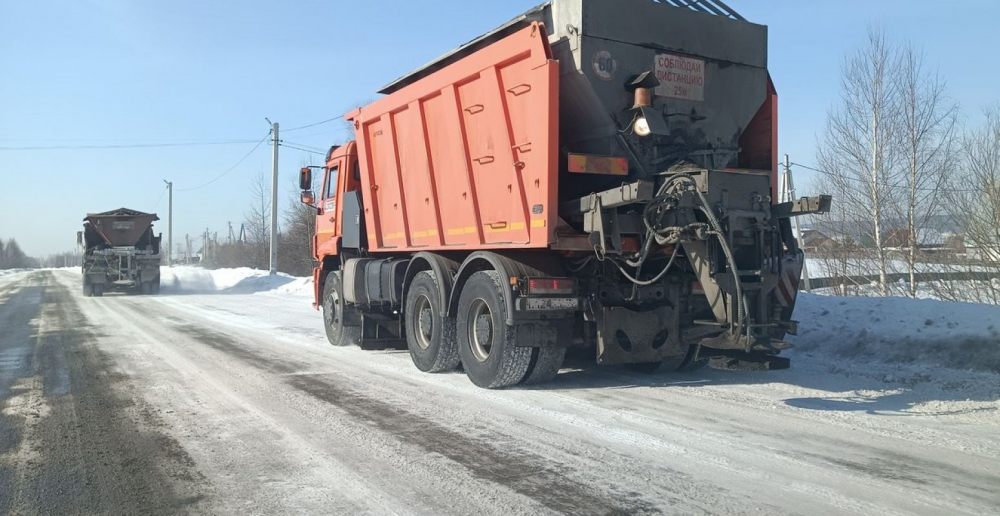 Пескоразбрасыватель Посыпка песком, ПГМ. Обслуживание дорог взять в аренду, заказать, цены, услуги - Архангельск