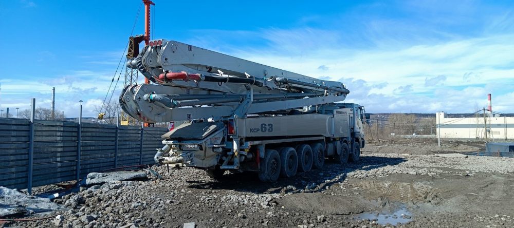 Бетононасос Услуги бетононасоса КСР-63 с длиной подачи до 63 метров взять в аренду, заказать, цены, услуги - Северодвинск